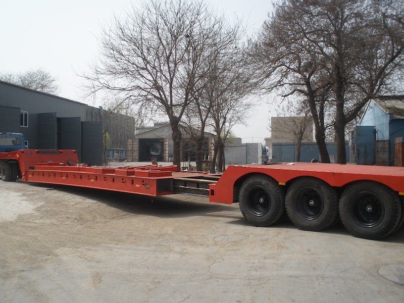 Folding gooseneck lowboy trailer for Middle East