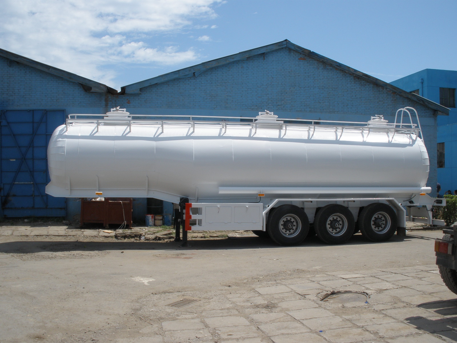 Steel tanker trailer for Australia