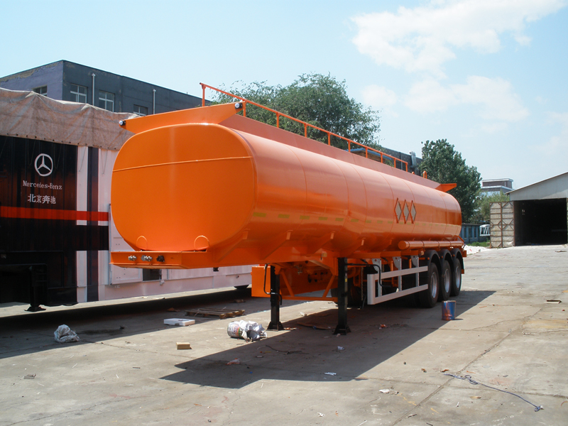 Steel tanker trailer for Russia
