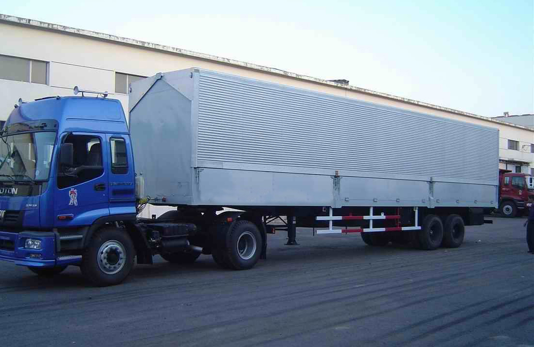 Gullwing trailer for PNG